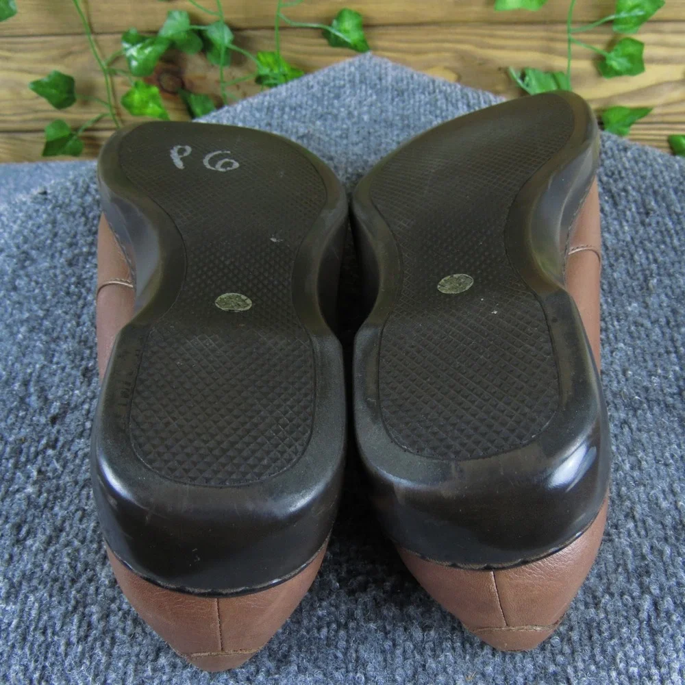 St. John's Bay Women's‎ 10 Wide Brown Leather Slip-On Comfort Loafers Casual